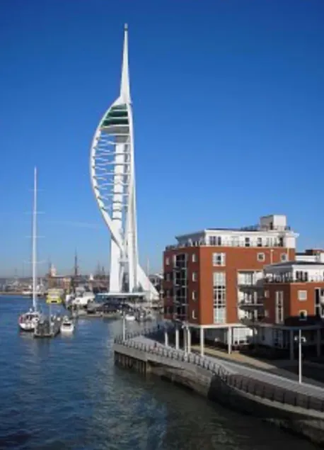 One Bedroom Luxury Apartment in Gunwharf Quays - Image 1