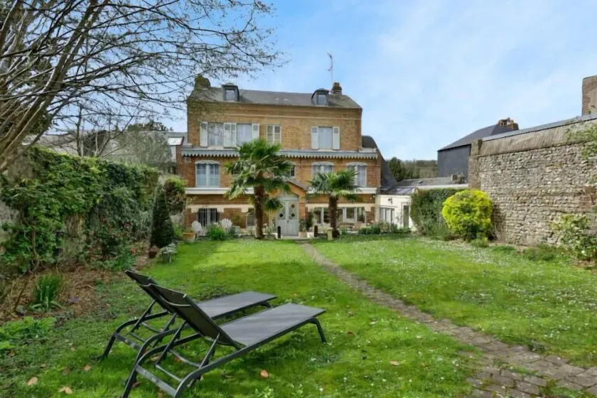 Villa Jane'Laur Magnificent mansion with garden 11 P - Image 1