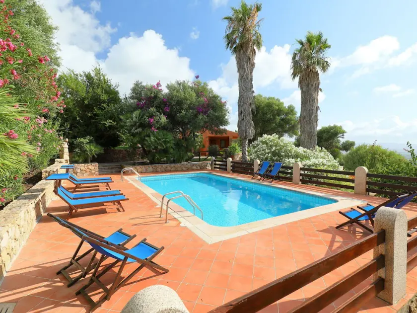 Wonderful private villa for 12 people with A/C, WIFI, private pool, TV, patio and pets allowed - Image 1