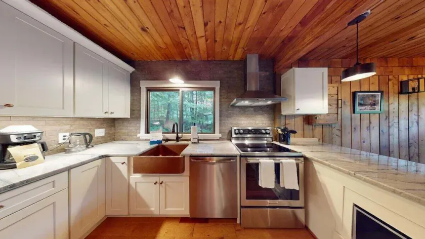3-Story Chalet on Okemo Mtn, 0.4 mi to Lodge w/ 2 Fireplaces, Game Room, Firepit - Image 1