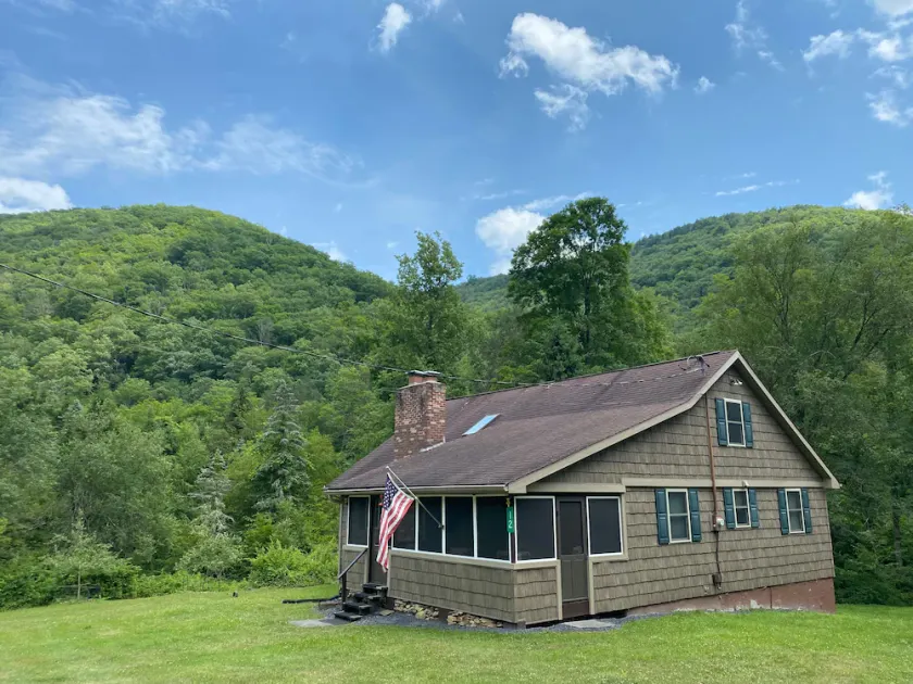 Vacation Property off the grid. No cell service, internet, satellite/ cable tv   - Image 1