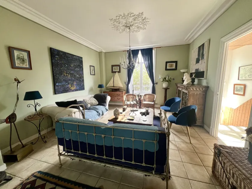 Grande casa di charme proprietario con giardino, vicino alla città, il porto e la spiaggia - Image 1