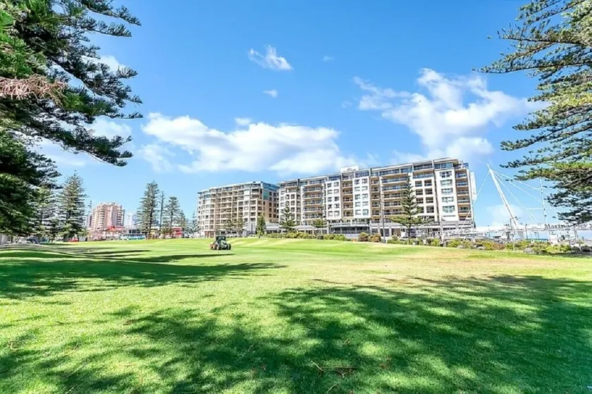 Seaside Apartment mit Sportbecken, Sauna und Fitnessraum - Image 1
