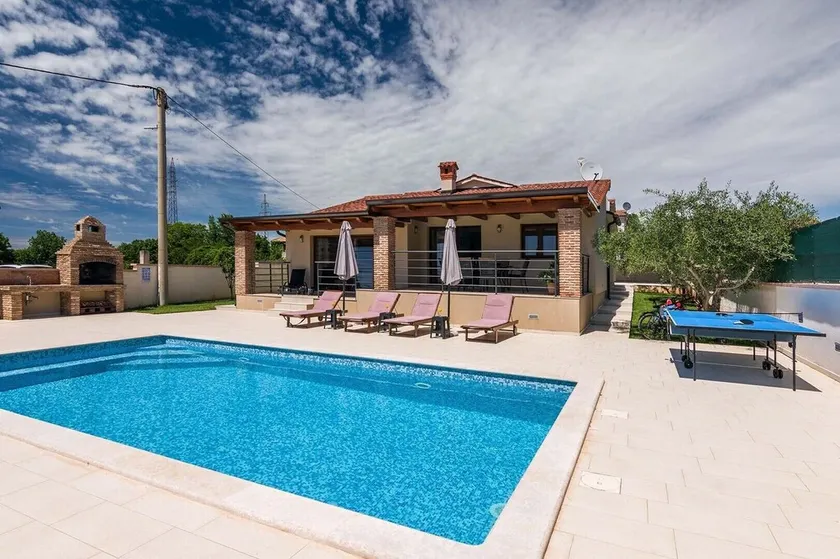 Villa Monteci i Galizana - Image 1