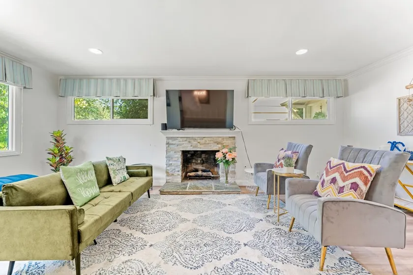 Newly Renovated Comfortable 4 Bds Houses in LA - Image 1