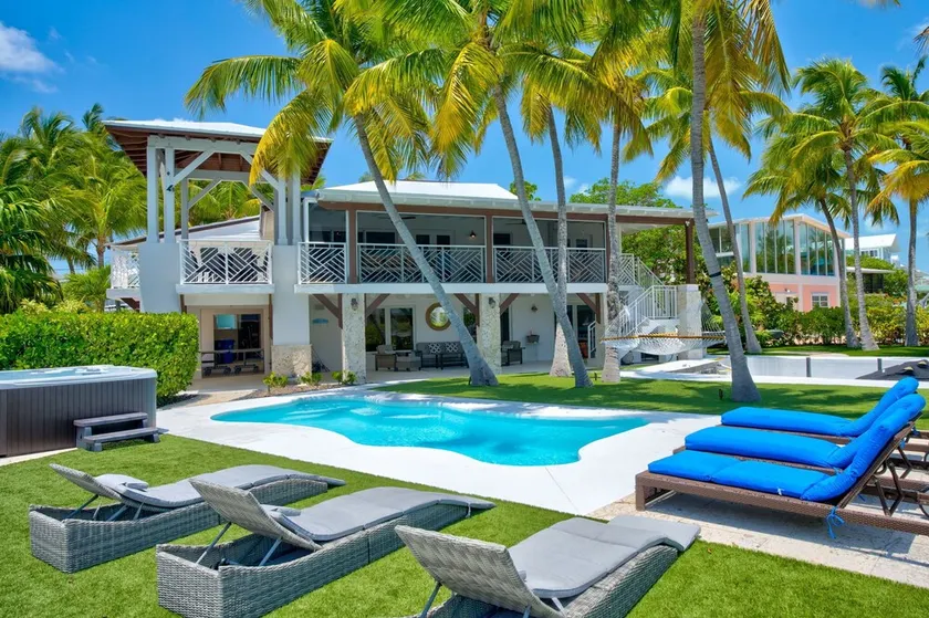 5BR/4.5BA • Ocean Views • Pool & Hot Tub • Dock • Kayaks • Bikes & More - Image 1