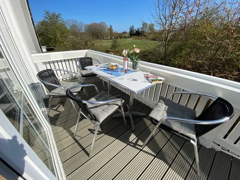 Sunny dream apartment with large south-facing balcony - Image 1