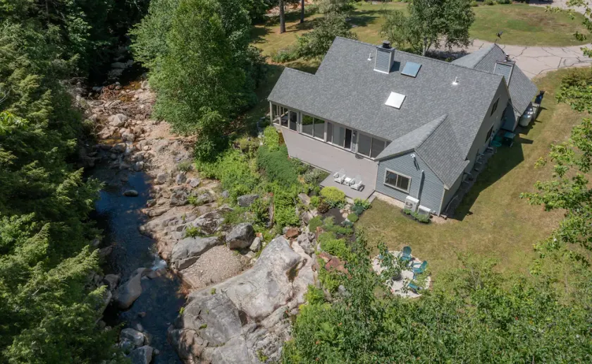 Picturesque Ski getaway close to Loon Mountain and Waterville Valley Ski Resorts - Image 1