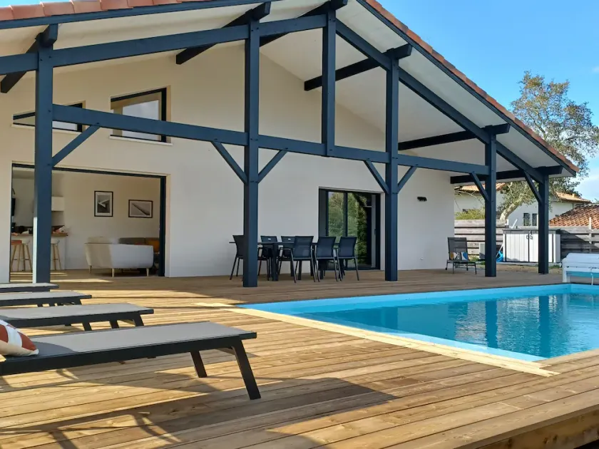 Villa neuve grande terrasse en bois 130 m2+ piscine chauffée(Mai à Octobre)&clim - Image 1