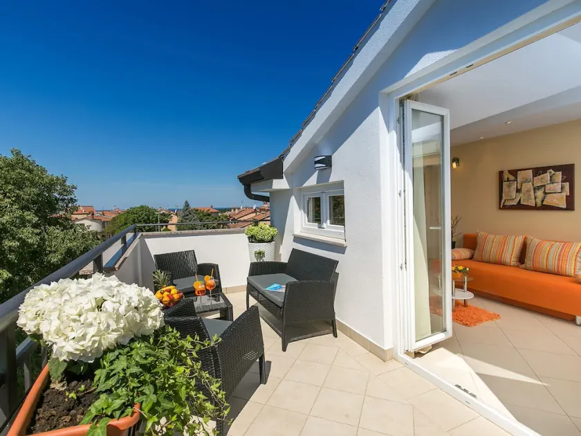 One bedroom apartment with terrace and sea view Poreč (A-6923-a) - Image 1