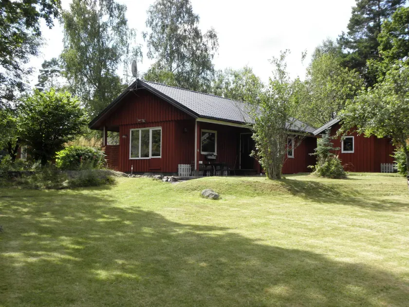 Sommerhus i det sydlige Sverige Småland til 6 personer.+ Robåd, sø-side placering - Image 1