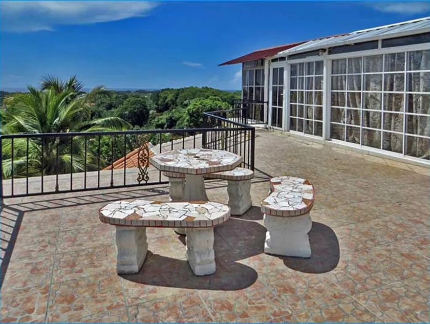 2 Floor Penthouse with Amazing Views Close to Town and Beach - Image 1