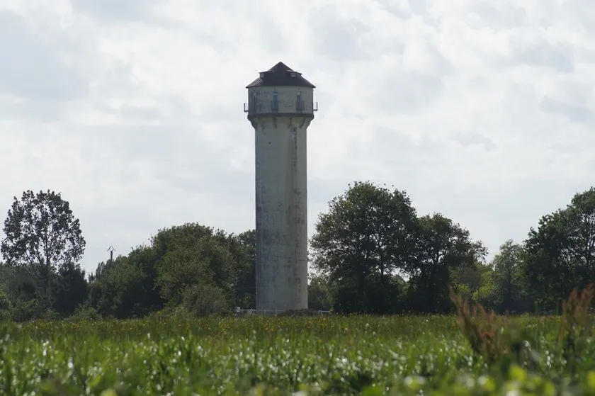 chateau d'eau le sable - Image 1