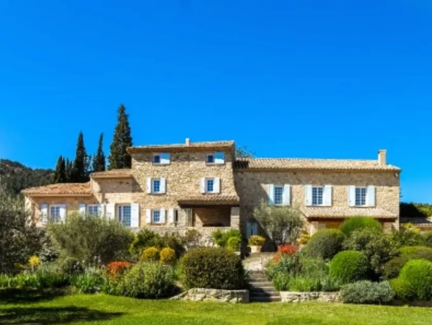 Am Fuß des Barroux, in der Nähe des Mont Ventoux und Dentelles - Image 1