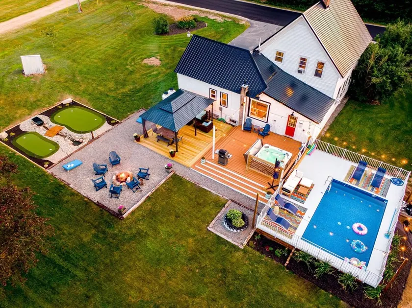 Charming Farm House- Game Room & Hot Tub, Fire Pit - Image 1