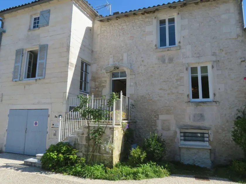 Vackra \"La Maison de Riviere\" - Image 1