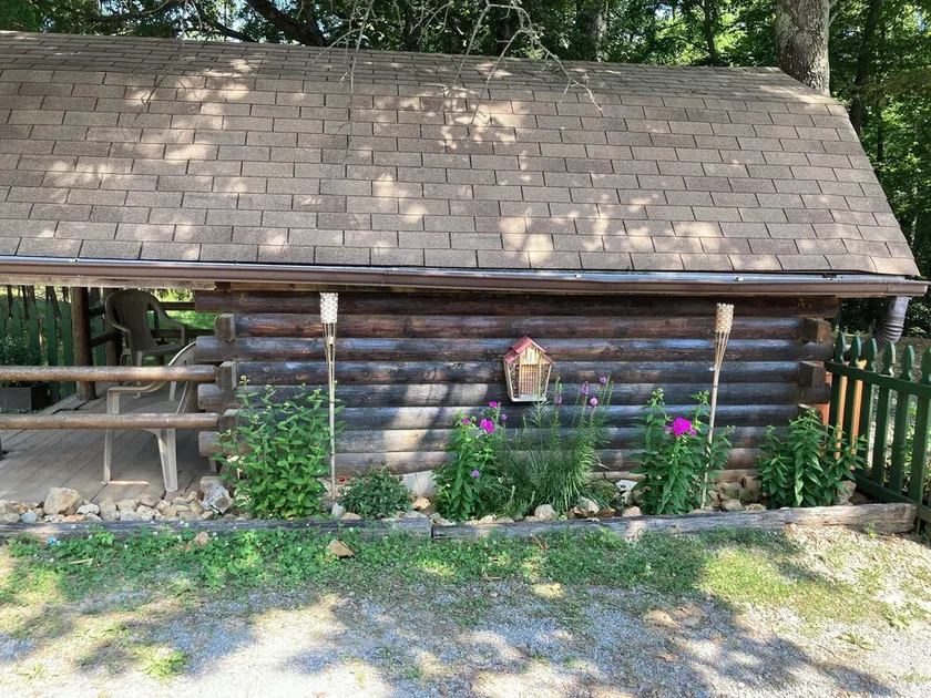Rustic Bee Cabin - camping - Image 1