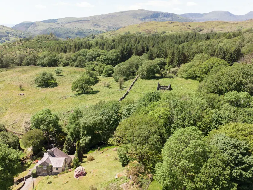 CAE LLECI, pet friendly, character holiday cottage in Dolgellau - Image 1