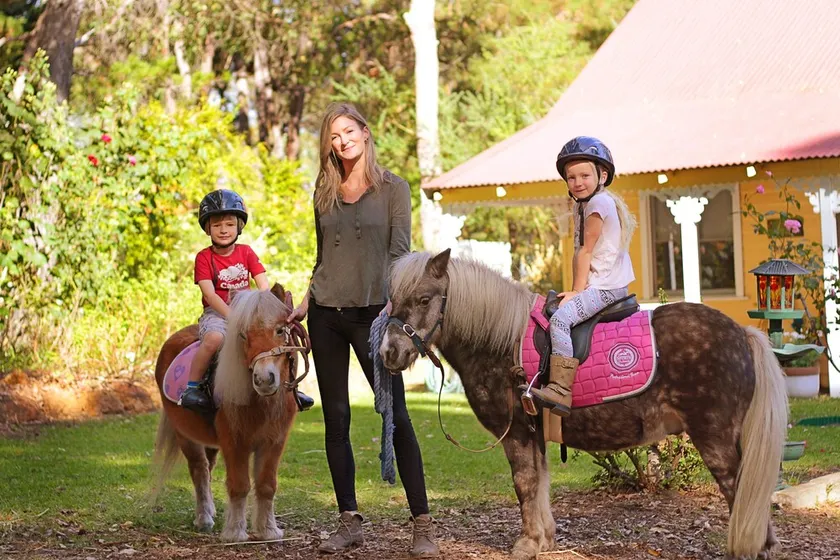 GUMLEAF COTTAGE FARMSTAY - Gratis daglig fodring - tæt på Perth! - Image 1