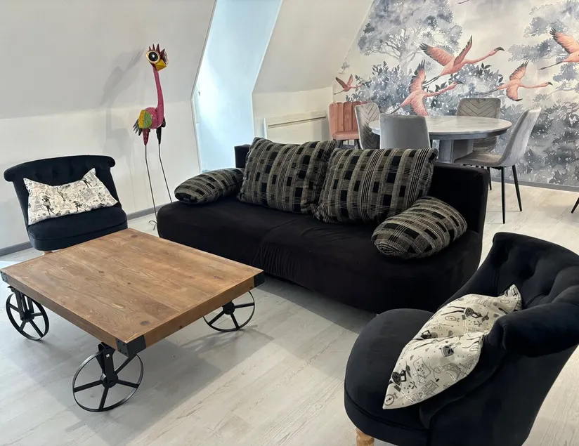Charming apartment with character - Image 1
