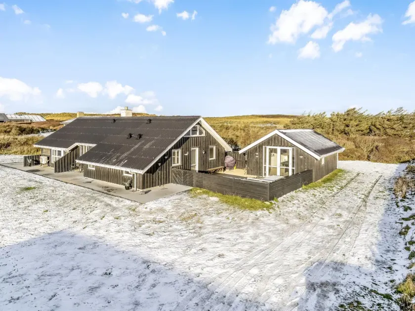 \"Iida\" - 100m from the sea by Interhome - Image 1