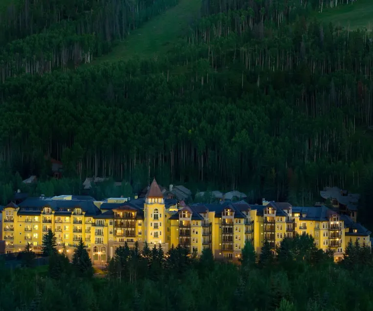 3 BR Luxury Ritz-Carlton Condo with Mountain Views - Image 1