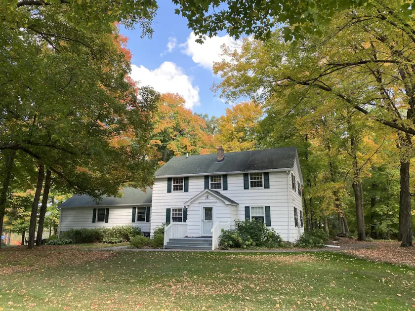 Lovely spacious 6 BR home in St. Croix River valley - Image 1