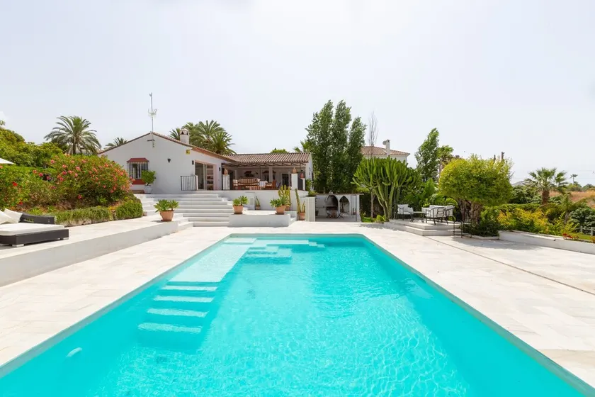Finca \"Almijan Alegria\" with Sea & Mountain Views, Pool, and Wi-Fi - Image 1