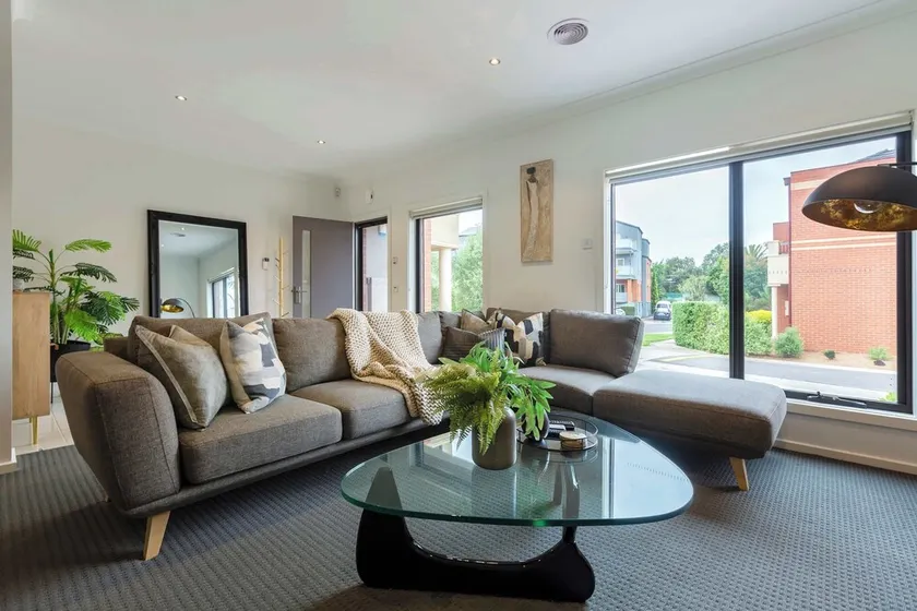 Contemporary townhouse near Flemington Racecourse - Image 1