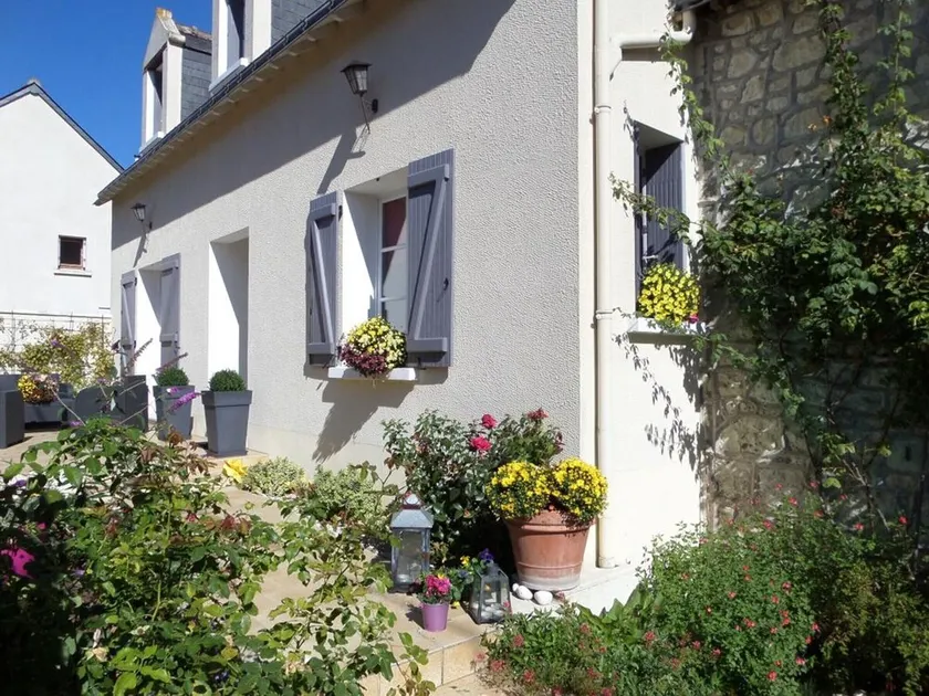 Gîte Moderne 10 Pers. en Touraine avec Jardin, WiFi, Près de la Vienne et Vignobles de Chinon - Image 1