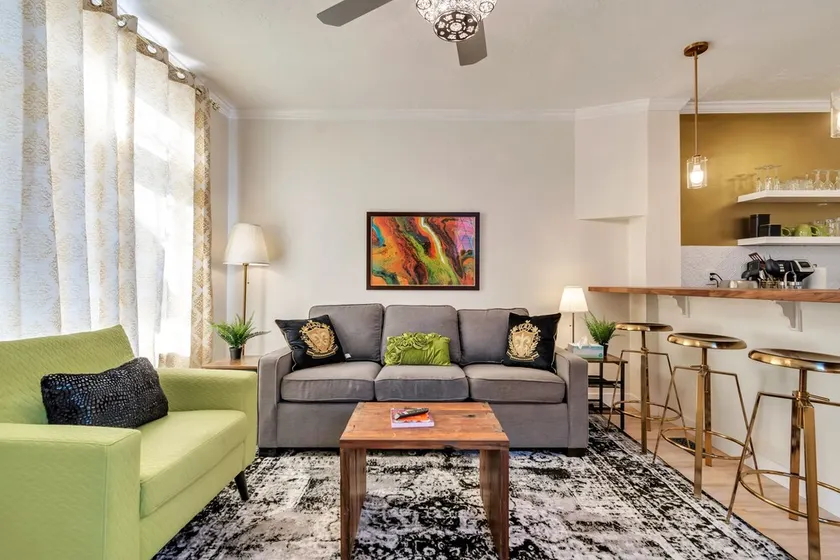 Charming Cottage-Trax route to downtown-Hot Tub - Image 1