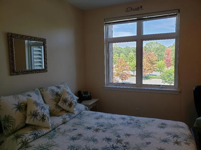 Suite Smith Mountain Lake - Image 1