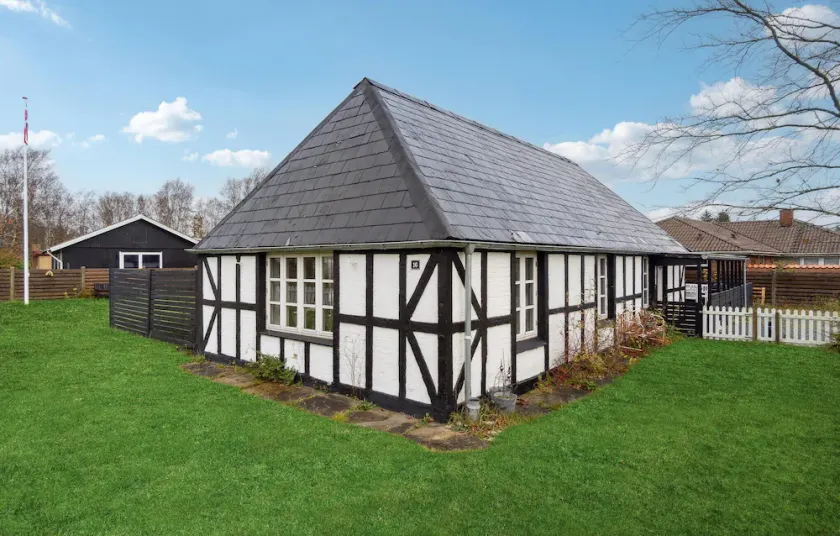 2 Bedroom Pet Friendly Home In Ålbæk - Image 1