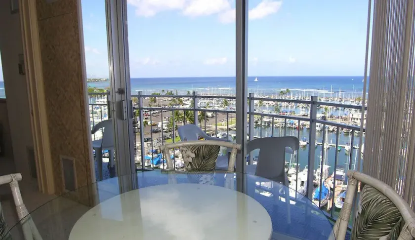 Aloha Condos, Ilikai Marina, Condo 1190, Oceanfront, AC - Image 1