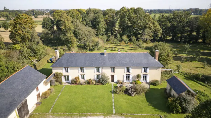 House 315 sqm, Rennes, 15 people, heated pool - Image 1