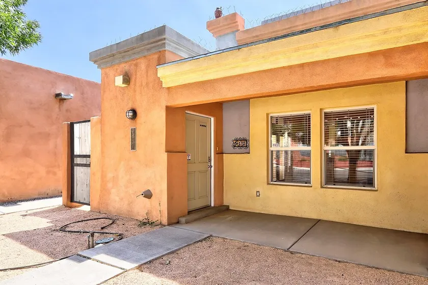 Prime Downtown location, steps to zoo, grocery, Century Rio 14, restaurants - Image 1