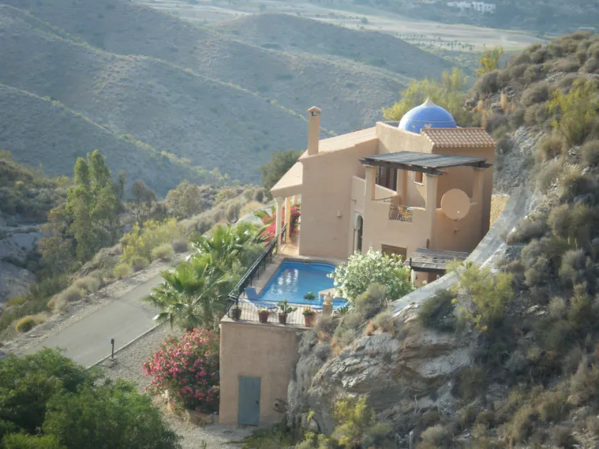 Villa Andalouse 3 chambres avec piscine privée, calme, isolée à 15 mn de la mer - Image 1