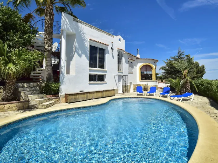 Beautiful private villa for 4 people with A/C, WIFI, private pool, TV, terrace and panoramic view - Image 1