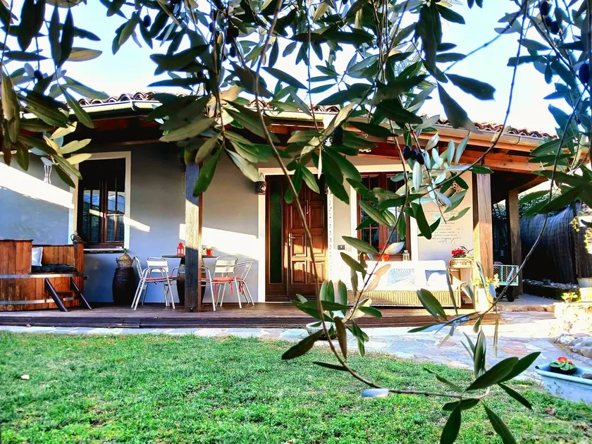 Chalet singola con giardino e servizi per il proprio benessere fisico e mentale - Image 1