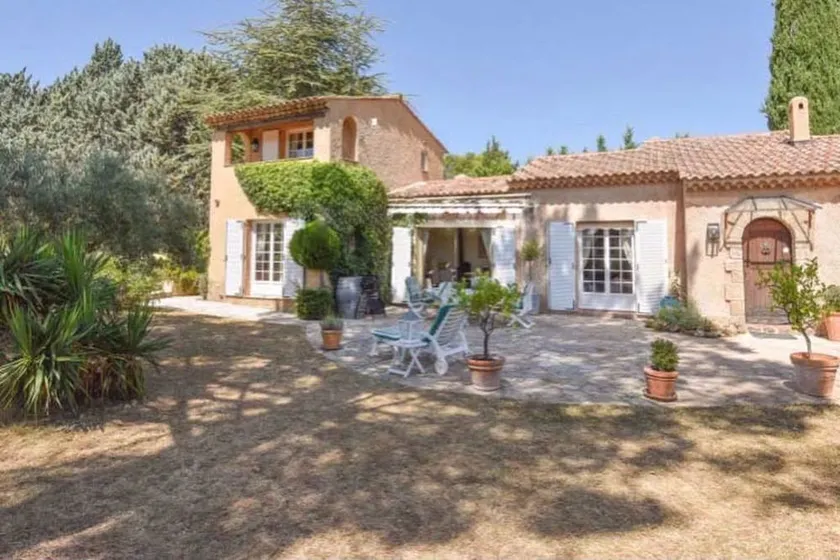 Magnificent Provencal villa in Salernes Haut Var. - Image 1