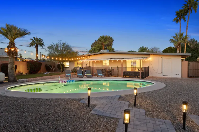 Mid Mod Desert Oasis - FREE Heated Pool by Old Town, ASU, Golf & Spring Training - Image 1