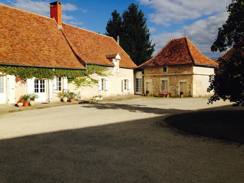 Old Farm med stor pool - Image 1