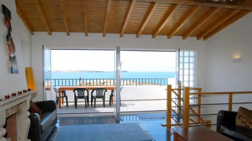 Nice view both sides. - Image 1