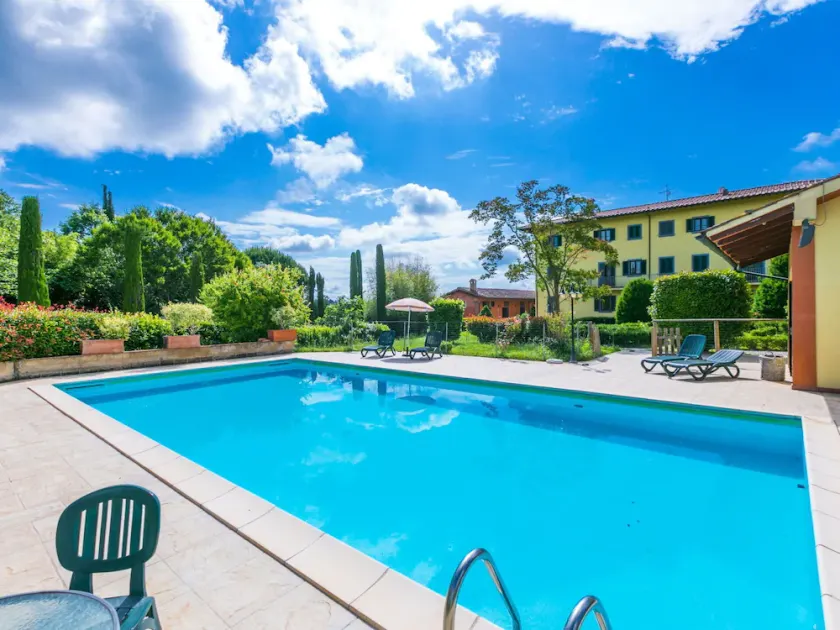 Nice apartment in villa for 10 people with A/C, hot tub, private pool, WIFI, TV and pets allowed - Image 1