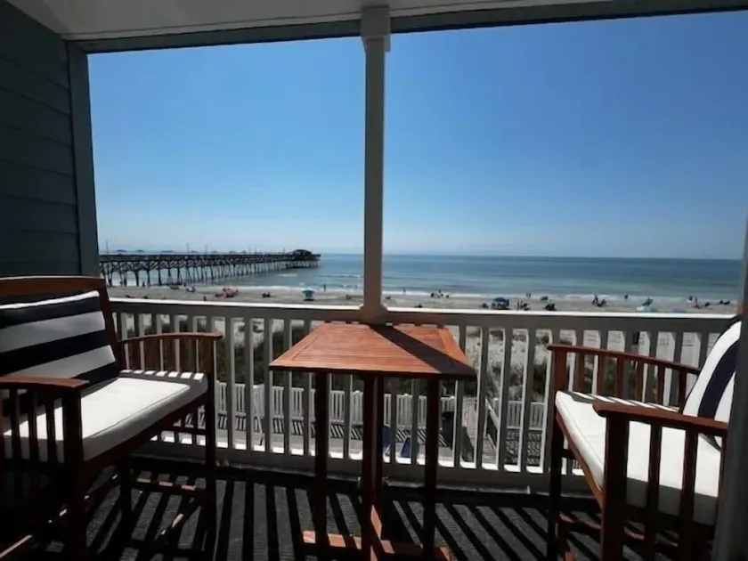 Appartement en copropriété avec piscine et barbecue | Vue plage | Plage à proximité - Image 1