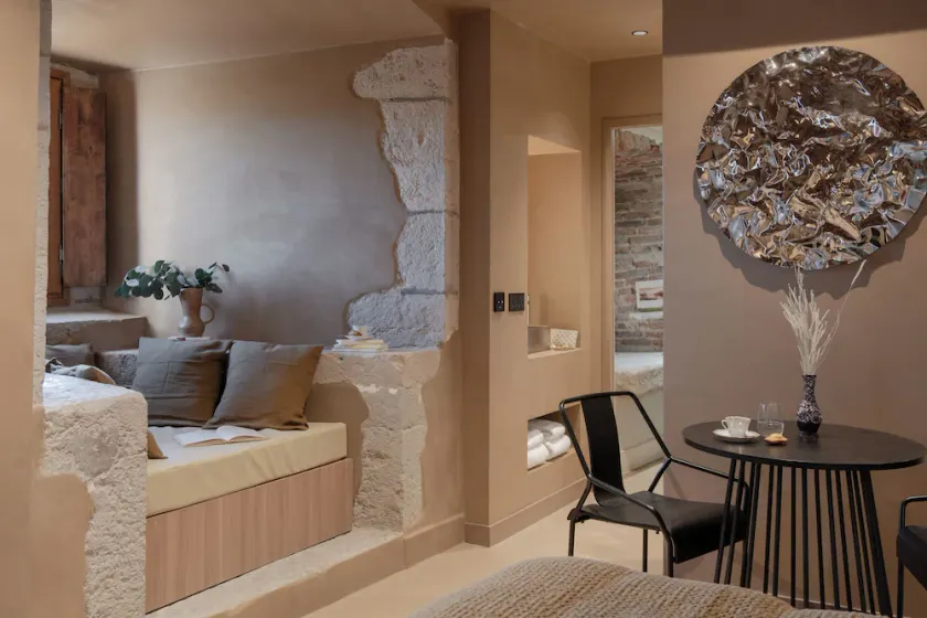MiHotel - Cité Médiévale de Pérouges - Image 1