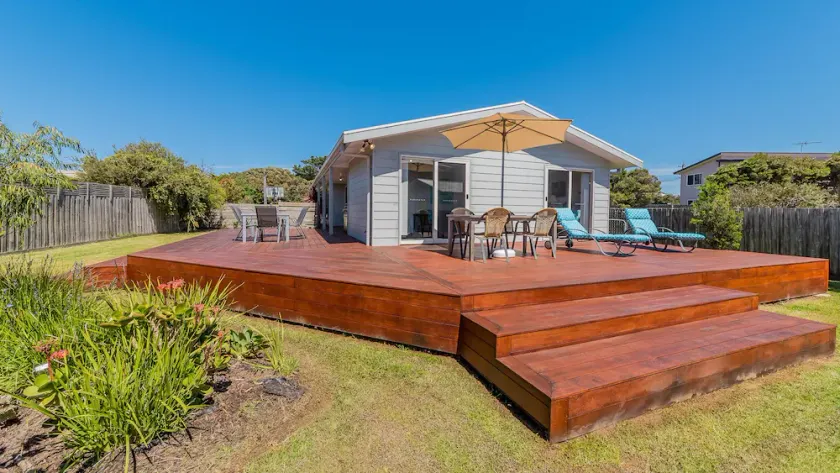 2 Dixon Street, Surf Beach, Pet Friendly Surf Beach Escape - Image 1