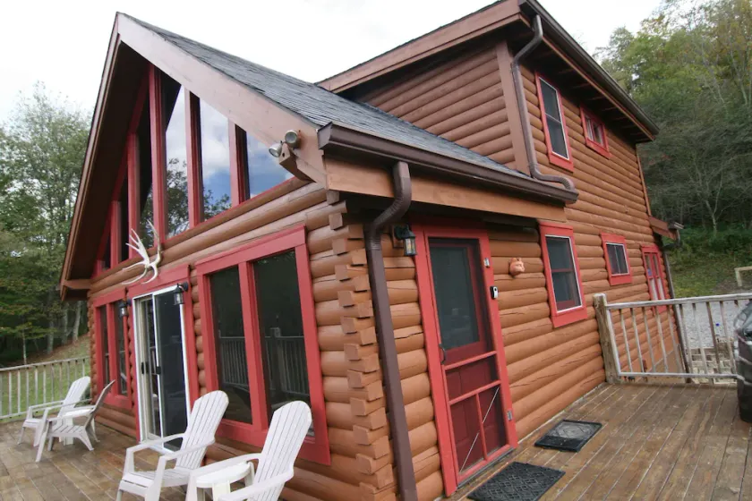 2 milles à raquette isolée Log Cabin 3BR sur 9 acres Hot Tub Waterfall - Image 1