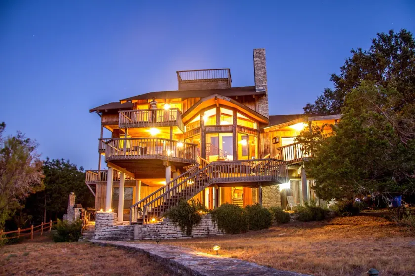 ULTIMATE TX LAKE HOUSE! Waterfront, 360 Views, Lake Travis, Austin, Hill Country - Image 1