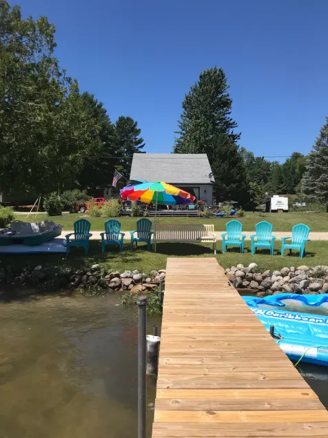 Großes Bass Lake Beach House! 2 Kajaks, Firepit und Sandy Beach! Ponton zur Verfügung. - Image 1
